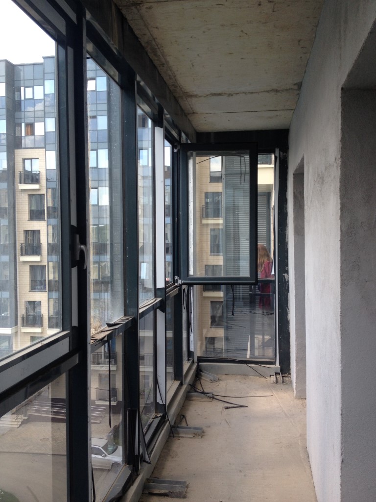 Легкость и изящество - отличительные черты современного остекления балкона